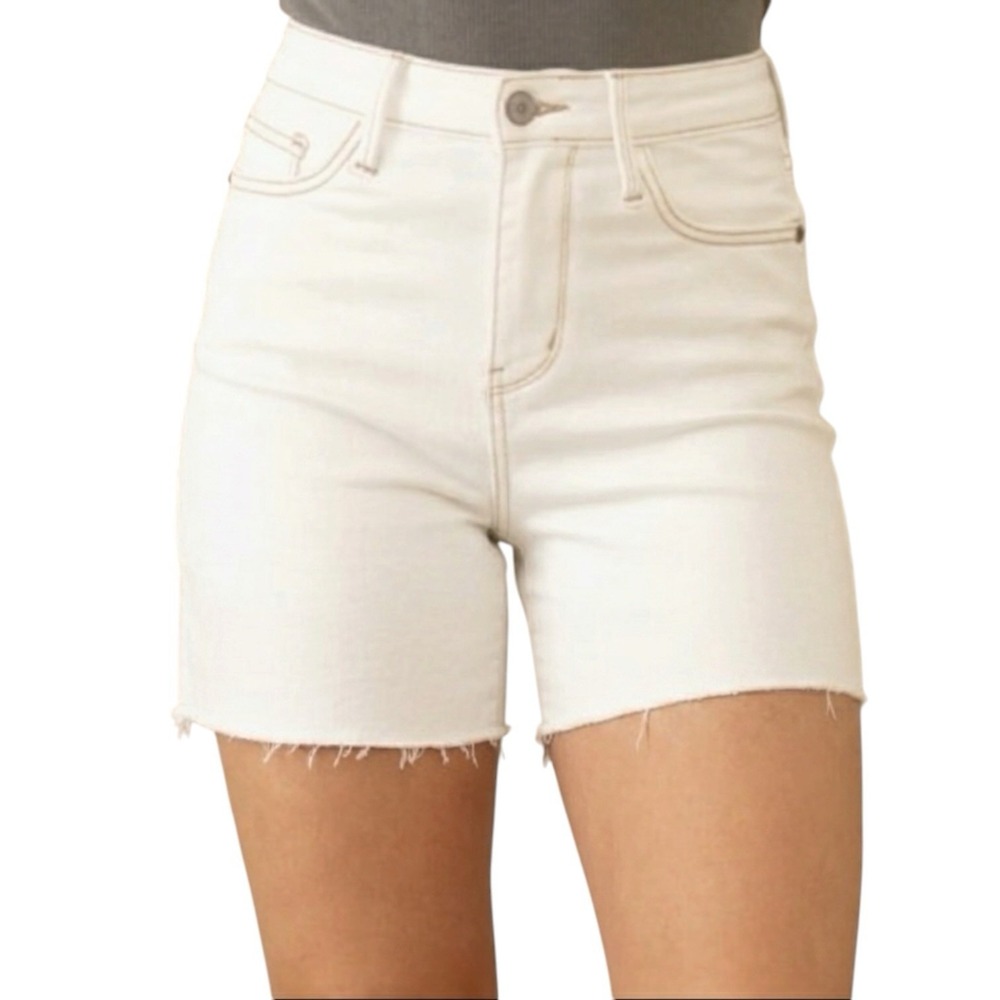 JUDY BLUE Curvy High Rise Ecru Denim Shorts sz L Distressed Raw Hem JB150163-C